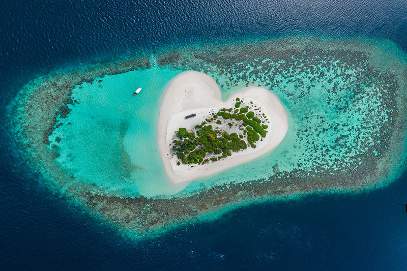 Top Romantic Adventure Vacations for Thrill-Seeking Couples