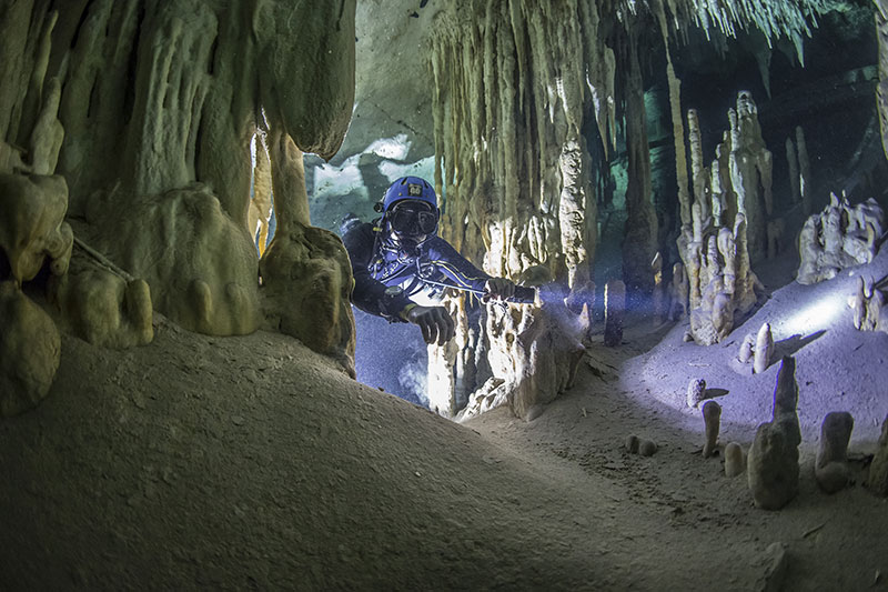 cave-diving-Mexico-trip