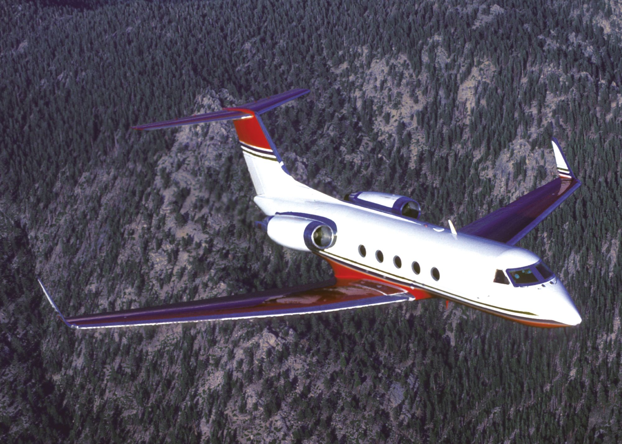 Guía completa del transporte sanitario por avión: Servicios, costes y beneficios