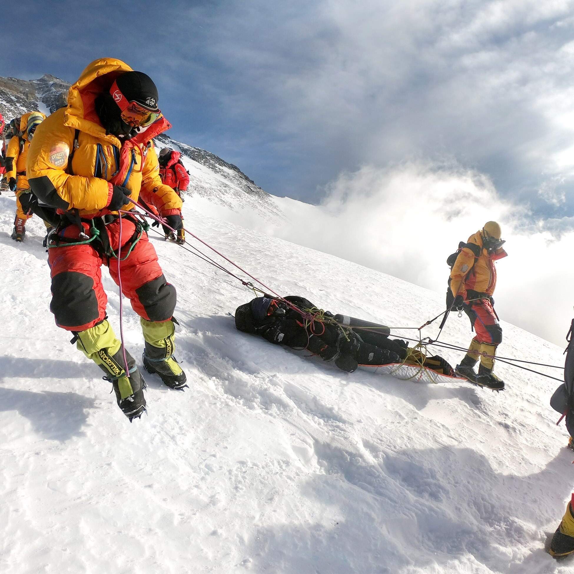 Evacuación a gran altitud en terreno montañoso
