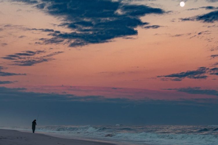 From Shore to Catch: A Global Rescue Guide to Surfcasting Worldwide