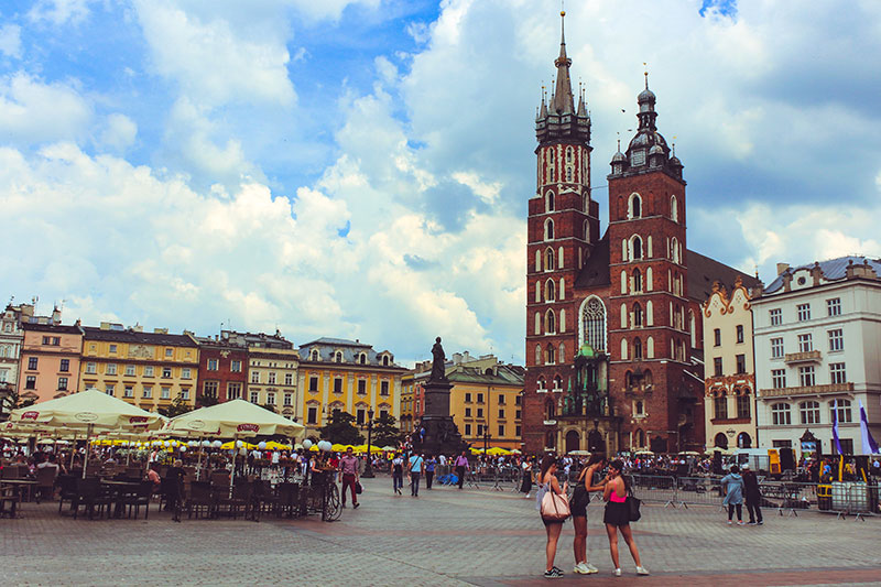 Main-Market-Square,-Kraków,-Poland