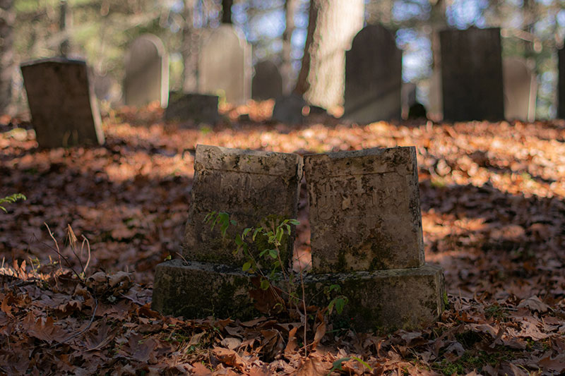 graveyard-walking-tours-Salem